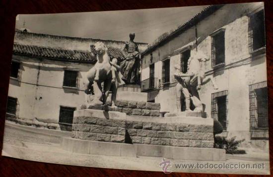 Postales: ANTIGUA FOTO POSTAL DE CORDOBA - MONUMENTO A MANOLETE 1962 - HELIOTIPIA ARTISTICA ESPA&Ntilde;OLA 20 - SIN