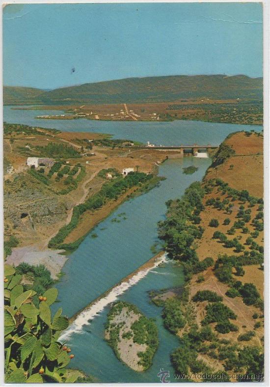 Postales: TARJETA POSTAL DE ARCOS DE LA FRONTERA LAGO Y PRESA, Y AL FONDO MESON DE LA MOLINERA CADIZ