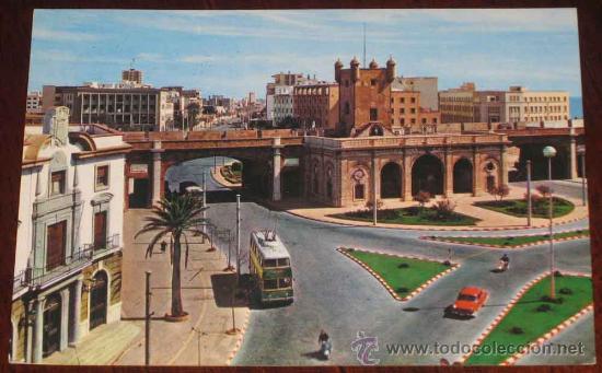 Postales: ANTIGUA FOTO POSTAL DE CADIZ - PUERTA DE TIERRA - CIRCULADA - ED. GARCIA GARRABELLA.