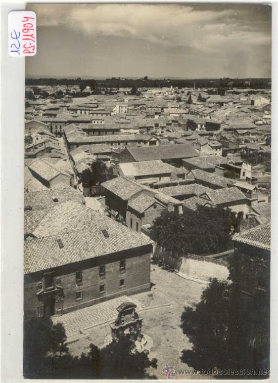 Postales: (PS-11904)POSTAL DE BAEZA(JAEN)-VISTA PANORAMICA Y FUENTE SANTA MARIA