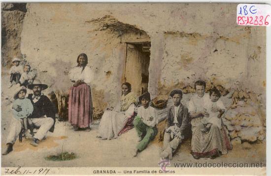 Postales: (PS-12336)POSTAL DE GRANADA-UNA FAMILIA DE GITANOS