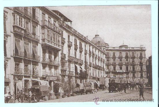 Postales: POSTAL DE GRANADA - ACERA DEL DARRO Y PUERTA REAL - Foto 1