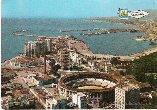 Postales: RECUERDO DE MALAGA - VISTA PARCIAL PUERTO Y PLAZA DE TOROS - PERGAMINO 5.232 -