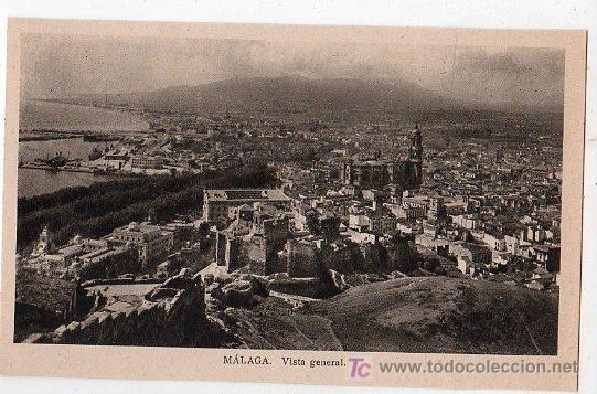 Cartoline: TARJETA POSTAL ANTIGUA DE MALAGA. VISTA GENERAL. EDICIONES M. ARRIBAS.