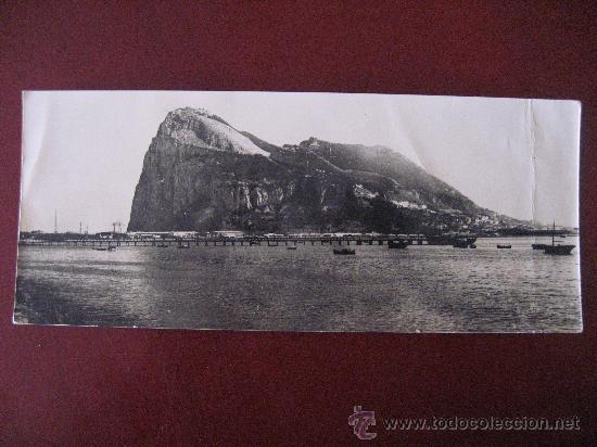 Postales: BONITA APAISADA Y ANTIGUA POSTAL EN BLANCO Y NEGRO DE GIBRALTAR,VISTA DEL PE&Ntilde;ON.MEDIDAS 21,5 x 9 Cm.