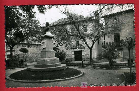 Postales: JAEN, MONUMENTO A BERNARDO LOPEZ Y FACHADA IGLESIA SAN ANTONIO,    P36754