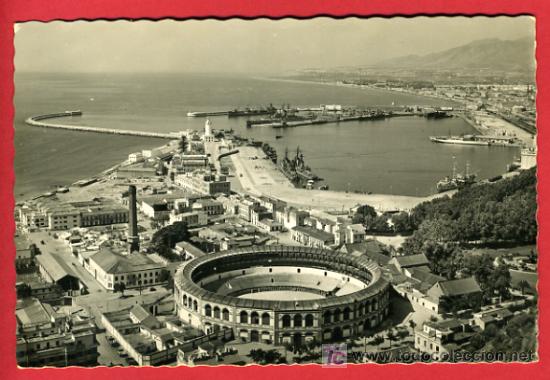 Postales: MALAGA, PLAZA DE TOROS Y PUERTO,    P36789
