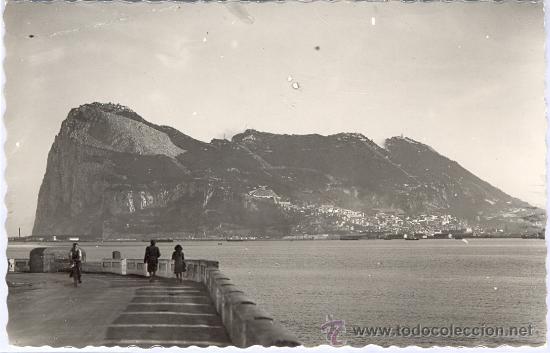 Postales: TARJETA POSTAL DE LA LINEA DE LA CONCEPCION EL PE&Ntilde;ON DE GIBRALTAR CADIZ