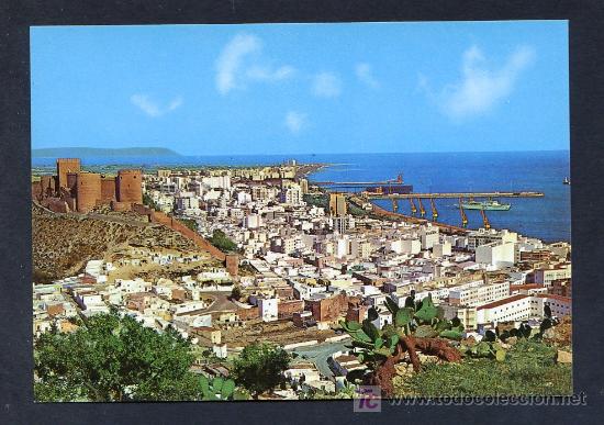 Postales: Almer&iacute;a. *Vista parcial y puerto* Ed. Arribas 116. Nueva.