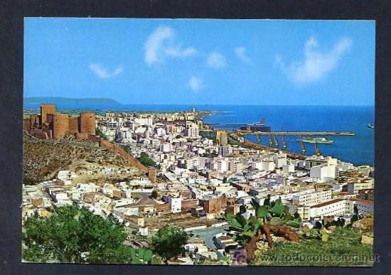 Postales: Almer&iacute;a. *Vista parcial y puerto* Ed. Arribas 116. Circulada 1980.