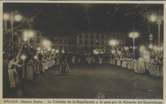 Postales: POSTAL ANTIGUA DE MALAGA SEMANA SANTA LA COFRADIA DE LA HUMILLACION A SU PASO POR LA ALAMEDA