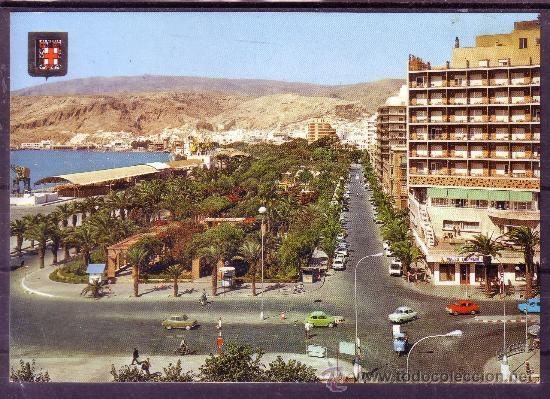 Postales: PASEO DEL PUERTO Y PARQUE DE JOSE ANTONIO - ALMERIA