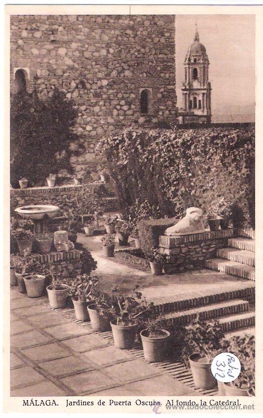 Postales: TARJETA POSTAL DE MALAGA. JARDINES DE PUERTA OSCURA, AL FONDO LA CATEDRAL. AGRP. COFRADIAS DE MALAGA