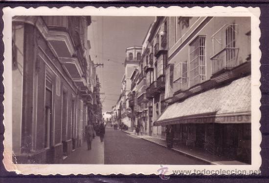 Postales: CADIZ - PUERTO DE SANTA MARIA - CALLE LUNA - ESQUINA INFERIOR IZQUIERDA TOCADA