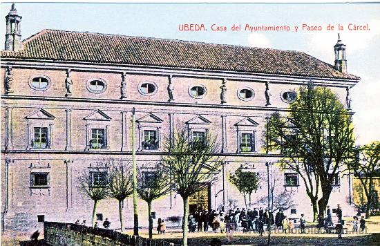 Postales: UBEDA (JAEN).- CASA DEL AYUNTAMIENTO Y PASEAO DE LA CARCEL.- HACIA 1918.- (REPRODUCCION)