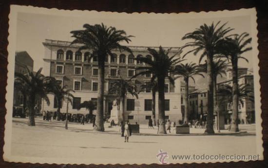 Postales: ANTIGUA FOTO POSTAL DE JAEN - N. 49 - PLAZA DE DEAN MAZAS - ED. M. ARRIBAS - NO CIRCULADA - ESCRITA.