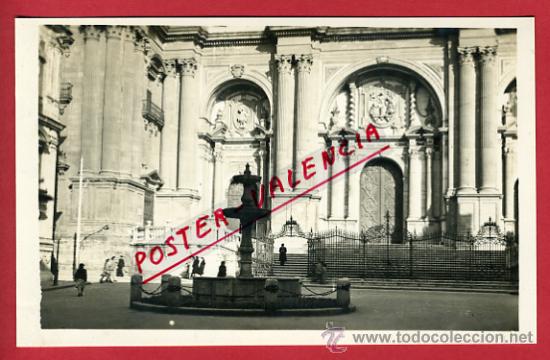 Postales: MALAGA, PUERTA DE LA CATEDRAL, FOTOGRAFICA,     P64357