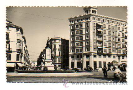 Postales: MALAGA. PLAZA DE LA MARINA Y ENTRADA A LARIO. (ED. SICILIA, N&ordm; 29)
