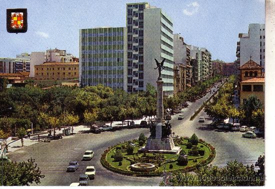 Postales: JAEN - PLAZA DE LAS BATALLAS Y AV. DEL GENERALISIMO
