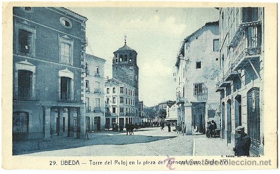 Postales: TARJETA POSTAL DE UBEDA - UNA VISTA DE LA TORRE DEL RELOJ EN LA PLAZA DEL GENERAL SARO - JAEN