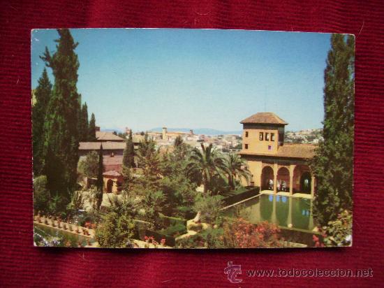 Postales: A,VISTA DEL PORTAL,AL FONDO EL ALBAICIN.COLOR VALDIVIESO SERIE B-152