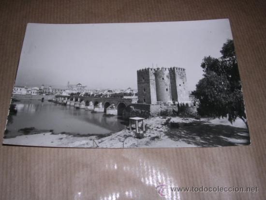 Postales: 1 CORDOBA LA CALAHORRA Y PUENTE ROMANO SOBRE EL GUADALQUIVIR EDC. DELFLOR 14X9 CM.