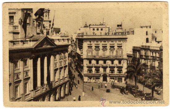 Postales: BONITA POSTAL - CADIZ - AYUNTAMIENTO Y ALMACENES AMAYA - AMBIENTADA