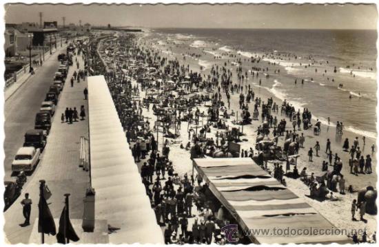 Postales: BONITA POSTAL - CADIZ - PASEO MARITIMO Y PLAYA DE LA VICTORIA - MUY AMBIENTADA