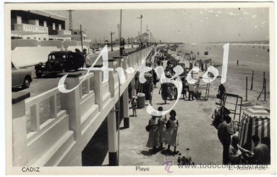 Postales: BONITA POSTAL - CADIZ - PLAYA - MUY AMBIENTADA - COCHE DE EPOCA - L. Roisin - Foto