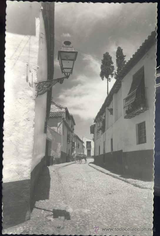 Postales: GRANADA.- BARRIO DEL ALBAICIN.-CALLE TIPICA