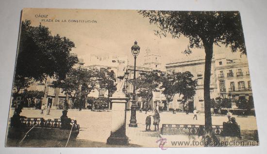 Postales: ANTIGUA POSTAL DE CADIZ - PLAZA DE LA CONSTITUCION - HAUSER Y MENET - NO CIRCULADA.