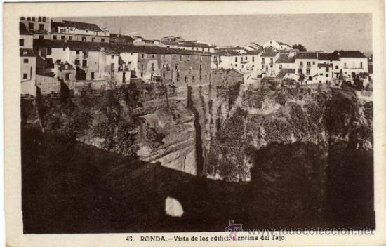 Postales: BONITA POSTAL - RONDA (MALAGA) - VISTA DE LOS EDIFICIOS ENCIMA DEL TAJO - Foto 1
