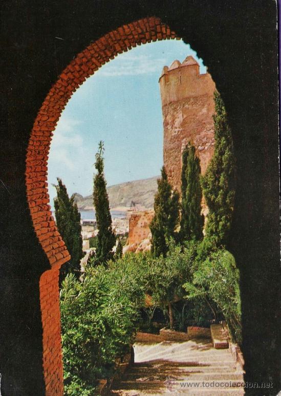 Postales: almeria - entrada a la alcazaba - n&ordm; 2016 - ed. arribas - sin circular - a&ntilde;os 50