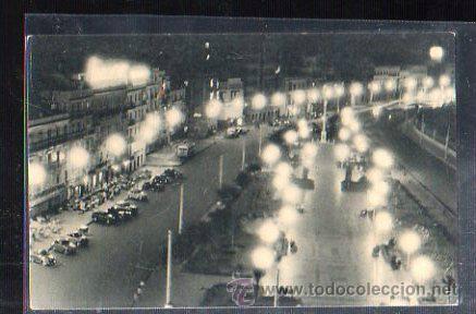 Cartoline: TARJETA POSTAL DE CADIZ - VISTA NOCTURNA. AVENIDA RAMON DE CARRANZA. FOURNIER