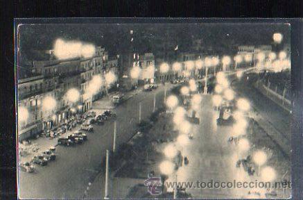Cartoline: TARJETA POSTAL DE CADIZ - VISTA NOCTURNA. AVENIDA RAMON DE CARRANZA. FOURNIER