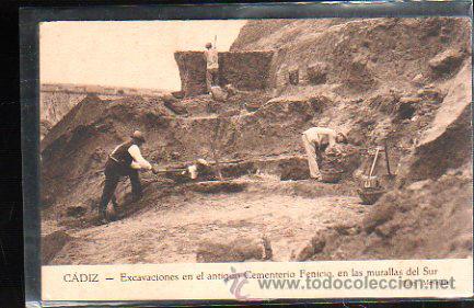 Cartoline: TARJETA POSTAL DE CADIZ - EXCAVACIONES EN EL ANTIGUO CEMENTERIO FENICIO. FOTO MOVELLAN