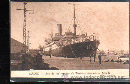 Cartoline: TARJETA POSTAL DE CADIZ - UNO DE LOS VAPORES DE TURISMO TRACADO AL MUELLE. FOTO MOVELLAN