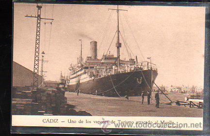 Cartoline: TARJETA POSTAL DE CADIZ - UNO DE LOS VAPORES DE TURISMO TRACADO AL MUELLE. FOTO MOVELLAN