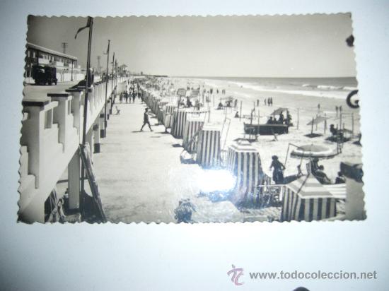 Postales: CADIZ PLAYA DE LA VICTORIA Y PASEO MARITIMO   POSTAL FOTOGRAFICA SIN CIRCULAR