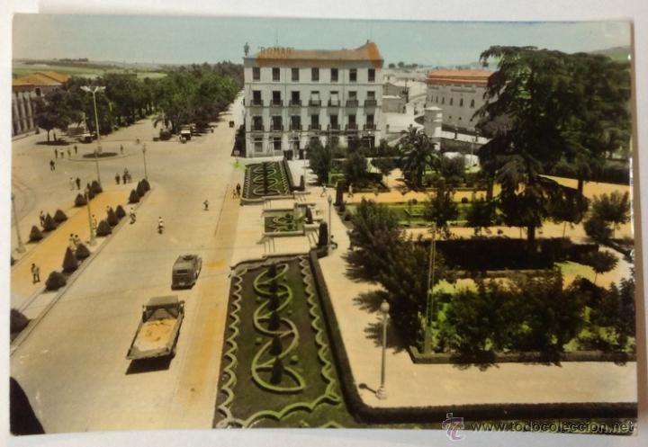 Postkarten: LINARES. ENTRADA PASEO LINAREJOS Y GLORIETA DE SANTA MARGARITA. (ED. PAPELER&Iacute;A SEGUNDO).