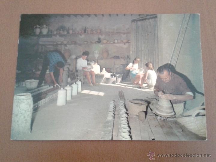 Postales: POSTAL DE NIJAR. ALMERIA. TALLER DE ALFARERIA. A&Ntilde;OS 80. COLOREADA