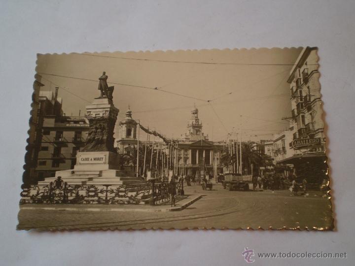 Postales: ANTIGUA POSTAL CADIZ,MONUMENTO A MORET Y PLAZA SAN JUAN DE DIOS,A&Ntilde;OS 40