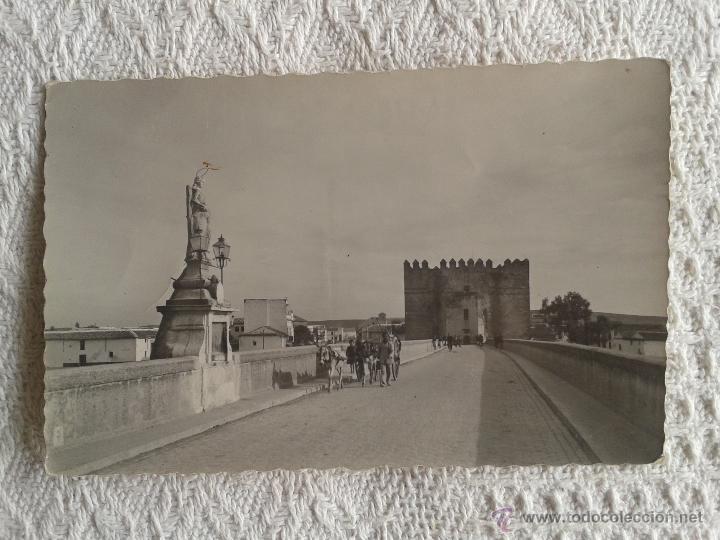 Postales: POSTAL DE CORDOBA. PUENTE ROMANO Y CASTILLO DE LA CALAHORRA. A&Ntilde;OS 40-50. CIRCULADA