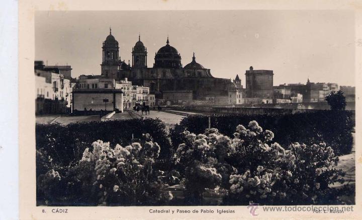 Postales: C&Aacute;DIZ.- CATEDRAL Y PASEO DE PABLO IGLESIAS