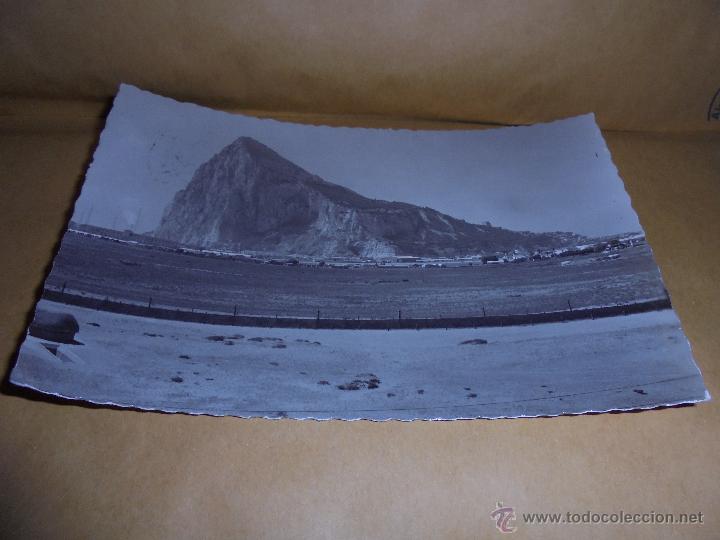 Postales: 16 - LA LINEA DE LA CONCEPCION (CADIZ) el pe&ntilde;on de gibraltar . edc. GARCIA GARRABELLA CIRCULADA 1958