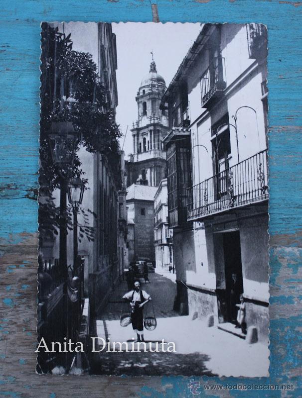 Postales: ANTIGUA POSTAL MALAGA - TIPICO VENDEDOR DE PESCADO EN CALLE SAN AGUSTIN - 1957 - CIRCULADA - EN BUEN