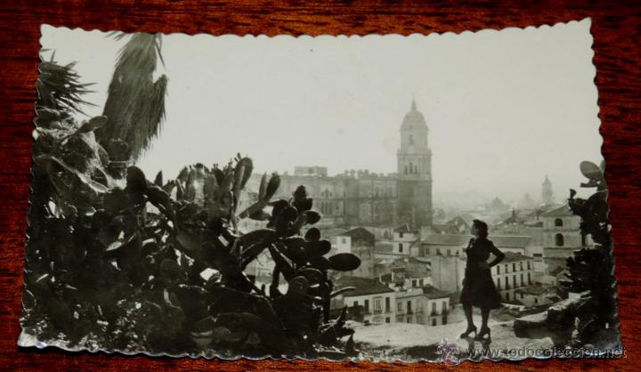 Postales: FOTO POSTAL DE MALAGA, N. 2, LA CATEDRAL DESDE LA ALCAZABA, ED. PAPELERIA IMPERIO, NO CIRCULADA.