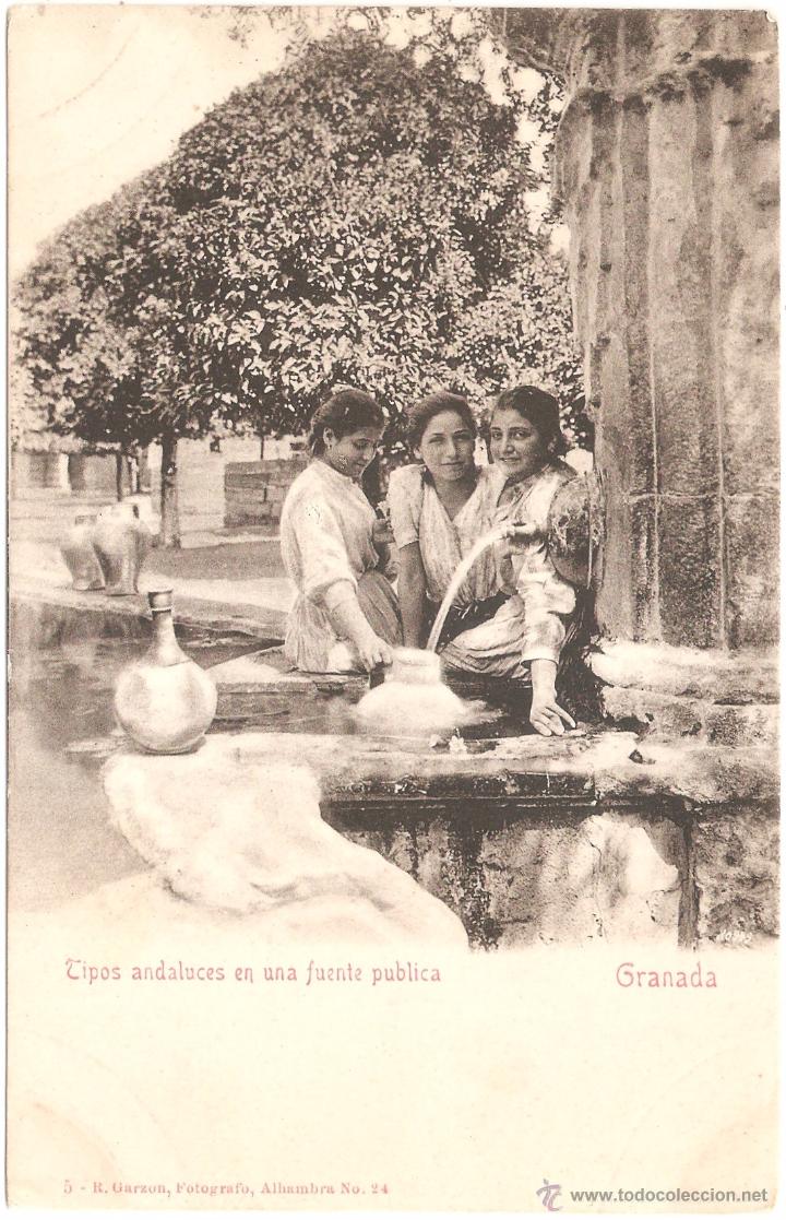 Postales: Granada Tipos Andaluces en una fuente p&uacute;blica