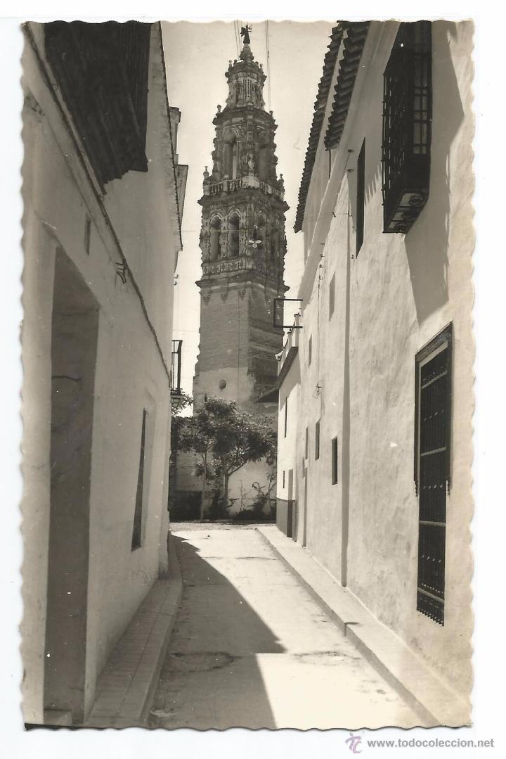 Postales: ECIJA N&ordm; 47 .- CALLE TIPICA AL FONDO TORRE DE SAN JUAN .- EDICIONES ARRIBAS