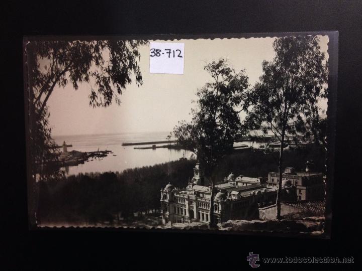 Postales: MALAGA - 29 - PUERTO DESDE GIBRALFARO - FOT&middot; D. CORTES - (38712)